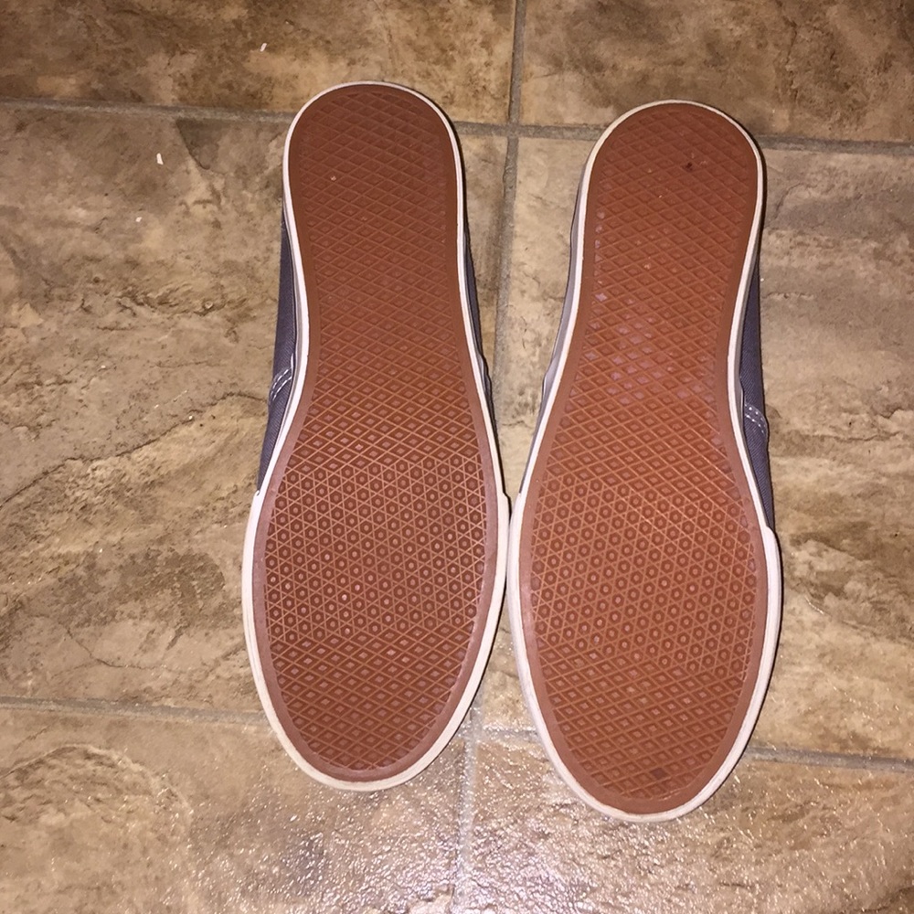 Vans - Picture 2 of 2